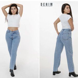 WOMEN'S RELAXED FIT JEANS